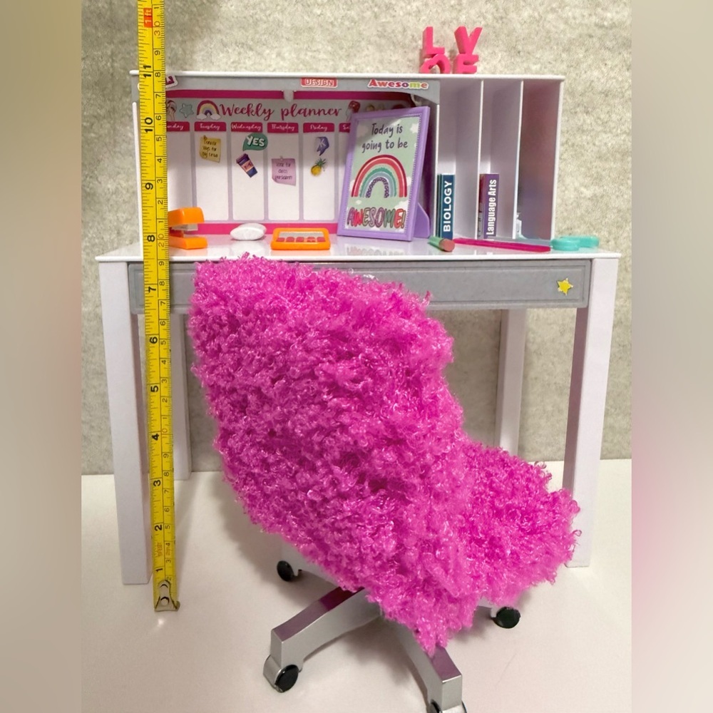 My Life Desk and assorted accessories for 18” dolls - Picture 10 of 11